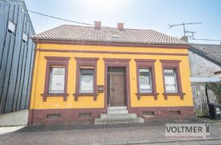 Haus kaufen in 66583 Spiesen-Elversberg, PANORAMA -freistehendes Ein- bis Zweifamilienhaus mit Doppelgarage und Garten in Spiesen-Elversberg!