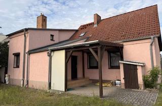 Haus kaufen in 16230 Britz, IM HERZEN VON BRITZ | Charmantes Wohnhaus mit einer großzügigen Grundstücksfläche von 1280 qm!