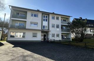 Anlageobjekt in 57078 Siegen, 2 vermietete 3-Zimmer-Wohnungen mit Balkon