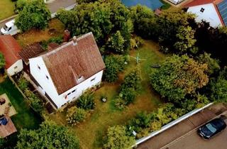 Mehrfamilienhaus kaufen in 93142 Maxhütte-Haidhof, Grundstück mit vermietetem Altbestand: Sonnenuntergang, Traumlage, Bahnhof 5 Min. - attraktiv!