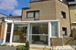 Haus kaufen in 52249 Eschweiler, Eschweiler - +++ Charmantes Zweifamilienhaus mit Wintergarten, Garten und Terrasse , Parterre barrierefrei ! +++