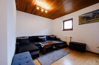 Wohnung kaufen in 90556 Cadolzburg, Cadolzburg - Rendite maximieren: Modernisierte 2-Zi.-Whg. mit EBK & TG