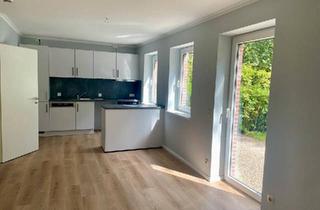 Wohnung kaufen in 22761 Hamburg, Hamburg - 2-Zimmer Erdgeschoss Wohnung mit Garten und Terrasse