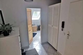 Wohnung kaufen in Rheinfährstraße 114, 41468 Neuss, Exklusive, gepflegte 2-Raum-Wohnung mit EBK in Neuss