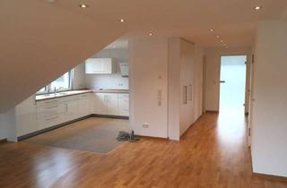Wohnung mieten in Schäferstraße 18, 76139 Hagsfeld, Großzügig geschnittene, teilmöblierte 3-Zimmer-Dachgeschosswohnung mit zwei Balkonen.