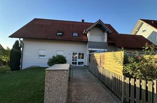 Wohnung mieten in Mathias-Brandhuber-Weg, 84160 Frontenhausen, Teilmöblierte 2-Zimmer-Wohnung mit Balkon und Einbauküche. Erstbezug nach Renovierung