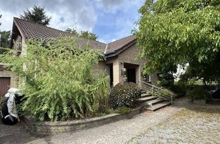 Haus kaufen in 59192 Bergkamen, Viel Platz für Familie & Investoren: Zweifamilienhaus mit Garten und 3 Garagen