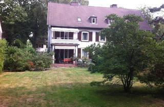 Anlageobjekt in 45772 Marl, Zweifamilienhaus als Kapitalanlage mit 2 freien Wohnungen (je 165 m²), großes Grdst.