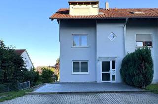 Wohnung kaufen in Tannenweg 11, 71159 Mötzingen, Geschmackvolle 3,5-Zimmer-Dachgeschosswohnung mit modernem Grundriss und herrlichem Ausblick