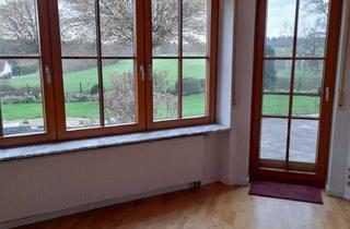 Wohnung mieten in Albblick, 72160 Horb am Neckar, Attraktive 2,5-Raum-EG-Wohnung mit EBK und Balkon in Horb-Betra