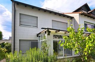 Doppelhaushälfte kaufen in Straßlichte, 82205 Gilching, Doppelhaushälfte mit großzügigem Raumangebot und Garten