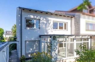 Doppelhaushälfte kaufen in Straßlichte, 82205 Gilching, Doppelhaushälfte mit großzügigem Raumangebot und Garten
