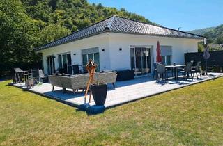 Haus kaufen in 53505 Altenahr, Altenahr - Bungalow 120m², Bj. 202223, Wohnen auf einer Ebene