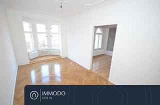 Wohnung kaufen in 13187 Berlin, Berlin - ? Stilvolles Wohnen mit Erker & Balkon - 3-Zi-Altbau-Whg mit Fischgrätpkt in ruhiger Kiezlage Pankow