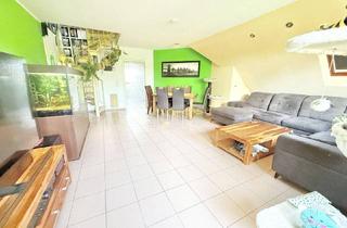 Wohnung kaufen in 40789 Monheim, Monheim - 4-Zimmer-Maisonette über zwei Ebenen mit Wendeltreppe, Balkon und Dachgeschosscharme - jetzt entdecken!