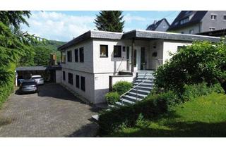Einfamilienhaus kaufen in 57080 Siegen, Siegen - charmanter Flachdachbungalow mit sonniger Terrasse und Einliegerwohnung