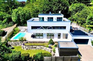 Villa kaufen in 90518 Altdorf, Extravagante Villa mit Fernblick & Pool