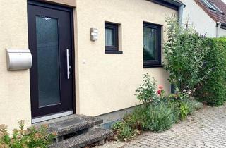Doppelhaushälfte kaufen in 90574 Roßtal, Roßtal - Doppelhaushälfte in sehr gutem Zustand und begehrter Lage