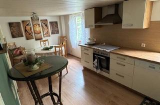Doppelhaushälfte kaufen in 72108 Rottenburg, Rottenburg am Neckar - Kleines renovierungsbedürftiges Doppelhaus