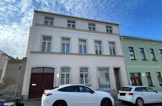 Haus kaufen in 08606 Oelsnitz, Objekt-Nr.: 14524 - Zweifamilienhaus / kleines Wohn- und Geschäftshaus mit neuer Heizung wartet auf Fertigstellung Sanierung in Oelsnitz