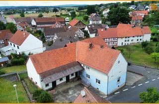 Einfamilienhaus kaufen in 34613 Schwalmstadt, GERÄUMIGKEIT UND KURZE WEGE! KEINE KÄUFERPROVISION!