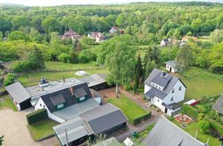 Haus kaufen in 01445 Radebeul, Traumhaftes Grundstück mit Blick ins Grüne – Ruheoase mit Wohn- und Werkstattgebäuden