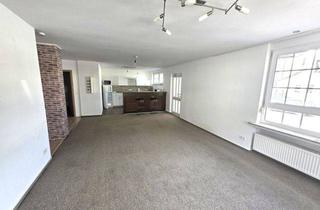 Wohnung mieten in 66763 Dillingen, Dillingen: Erdgeschoss-Wohnung mit 2 Zimmern, Küche (auf Wunsch mit EBK) und Bad
