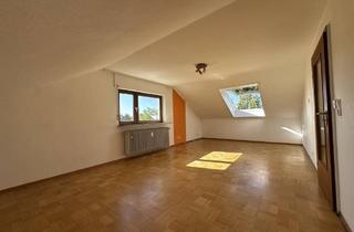 Haus kaufen in 74336 Brackenheim, -Zweifamilienwohnhaus mit 3 Garagen in ruhiger Lage-