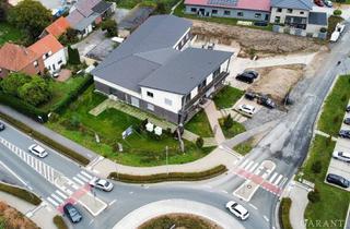 Grundstück zu kaufen in 33829 Borgholzhausen, Moderne Architektur trifft flexible Nutzung. Gewerbeimmobilie mit Wohnoption.