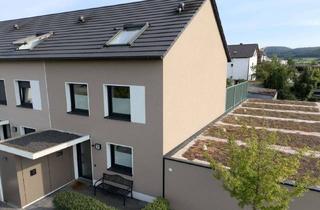 Haus kaufen in 73079 Süßen, Süßen - Zögern Sie nicht: Neuwertiges Reiheneckhaus mit Garten, Garage und Freistellplatz in Süßen