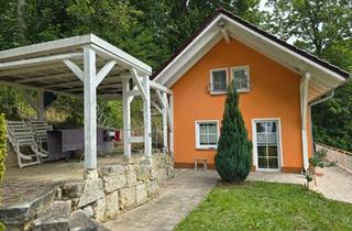 Haus kaufen in 91224 Pommelsbrunn, Pommelsbrunn - Kleines Häuschen mit schöner Aussicht und Grundstück