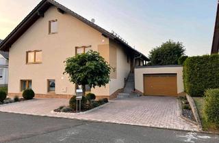 Einfamilienhaus kaufen in 34626 Neukirchen, Neukirchen - Großzügiges Einfamilienhaus mit Einliegerwohnung in Feldrandlage