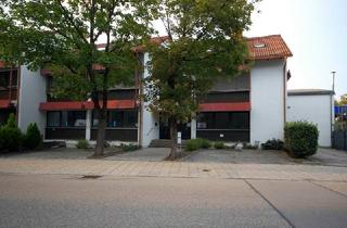 Wohnung kaufen in 82008 Unterhaching, Gemütliche 2-Zimmer-Dachgeschosswohnung in kleiner Hausgemeinschaft