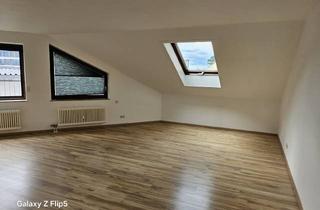 Wohnung mieten in Max-Eyth-Straße, 71229 Leonberg, Sehr schöne und gut aufgeteilte renovierte 2,5 Zimmer Wohnung im Zentrum von Leonberg!