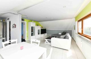 Wohnung kaufen in 74376 Gemmrigheim, Gemmrigheim - ImmoBillia: Einziehen und wohlfühlen - neu renovierte 3 Zimmer Dachgeschoss Wohnung!