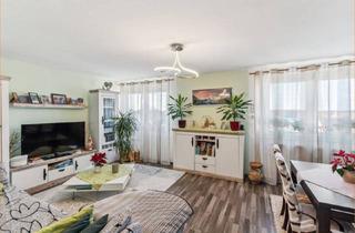 Wohnung kaufen in Weglesacker 10, 89346 Bibertal, Bibertal - Gemütliche Dachgeschoss Eigentumswohnung mit 2 Stellplätzen und große Gauben für viel Platz