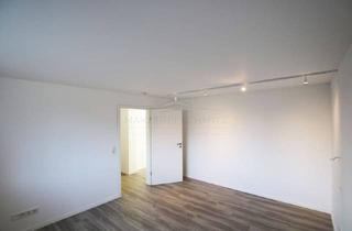 Wohnung kaufen in 53773 Hennef, Hennef (Sieg) - Saniert und bezugsfertig! 2-Zimmerwohnung mit Terrasse und Stellplatz in zentrale Lage von Hennef