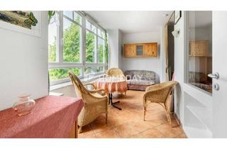 Wohnung kaufen in 12683 Berlin, Berlin - Stilvolle 4-Zimmer-Wohnung mit Balkon und Wintergarten - ideal für Familien - Erbpacht vorhanden