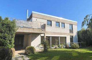 Einfamilienhaus kaufen in 89231 Neu-Ulm, Neu-Ulm / Ludwigsfeld - Luxuriöses Einfamilienhaus mit Einliegerwohnung und idyllischem Garten