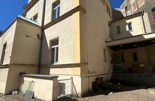 Wohnung mieten in Leipziger Straße 28, 08393 Meerane, Wunderschöne 5-Raum-Erdgeschosswohnung mit 155 m² und Parkettboden