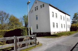 Wohnung mieten in Bahnhofstraße 28, 09244 Lichtenau, * Großzügige DG 2-Zimmer mit Wanne und Laminat in traumhafter Lage! * EBK und Garten mgl.!