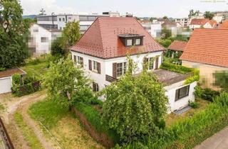 Haus kaufen in 88512 Mengen, Mengen - Historisches Zweifamilienhaus mit Entwicklungspotenzial und weitläufigem Grundstück in Mengen