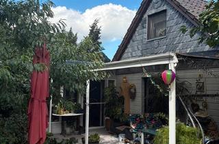 Haus kaufen in 14612 Falkensee, Falkensee - Provisionsfrei: Zwei Häuser im Naturidyll auf 1.032 m² Grundstück