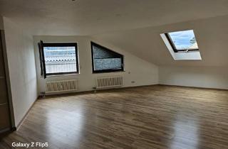 Wohnung mieten in 71229 Leonberg/Württemberg, Sehr schöne und gut aufgeteilte renovierte 2,5 Zimmer Wohnung im Zentrum von Leonberg!