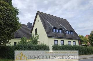 Haus kaufen in 27321 Thedinghausen, Thedinghausen - Viel Platz im 2 Fam.-Haus in zentraler Lage, großes grünes Grundstück mit Garage - neue Fenster