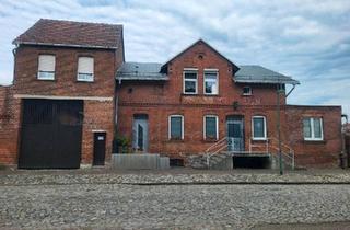 Haus kaufen in 39249 Barby, Barby - Haus mit Hof, Scheune ,Garagen , Schleppdach und viel Nebengelass