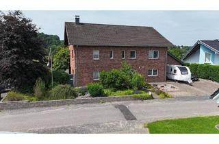 Haus kaufen in 51570 Windeck, Windeck - A+ Zweifamilienhaus mit Wärmepumpe, Einliegerwohnung(ca. 75 m²) separat vermietbar, XL-Garage & Pool