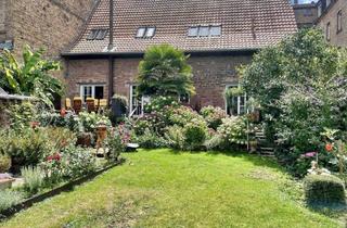 Haus kaufen in 69120 Heidelberg, Heidelberg - Einzigartiges EFH mit parkähnlichem Garten in HD-Neuenheim
