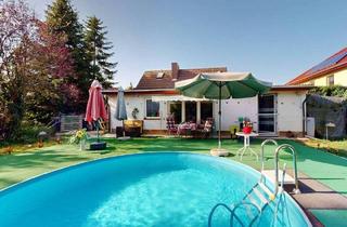 Einfamilienhaus kaufen in 15370 Petershagen, Petershagen/Eggersdorf - Bezugsfreies Einfamilienhaus mit großem Garten, Süd-Terrasse & Pool
