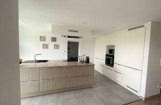 Wohnung kaufen in 73479 Ellwangen, Ellwangen (Jagst) - Haus im 3- Familienhaus! Großzügige Familienwohnung im EG